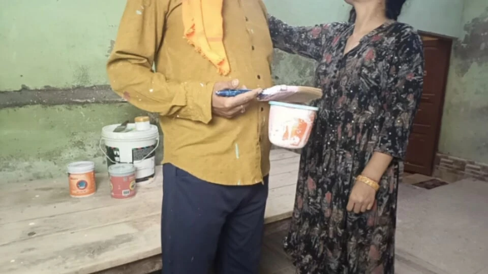 Bhabhi’s sex video with painter leaked in Hindi voice