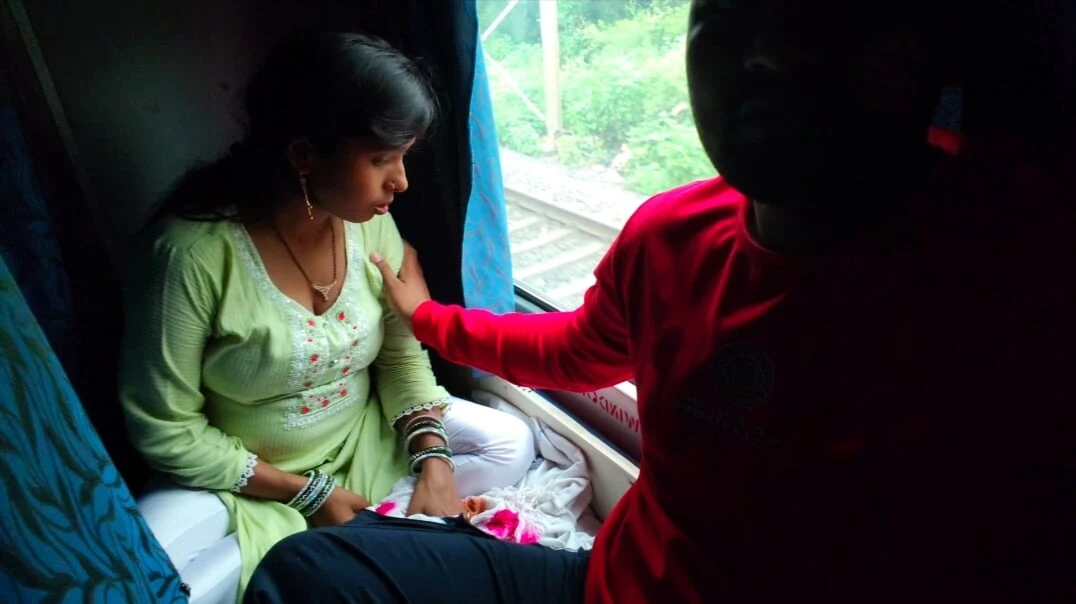 Village desi bhabhi sex – An unknown man came and sat on Bhabhi’s seat and enjoying sexi moment – doggy style bhabhi sex movies in hindi.