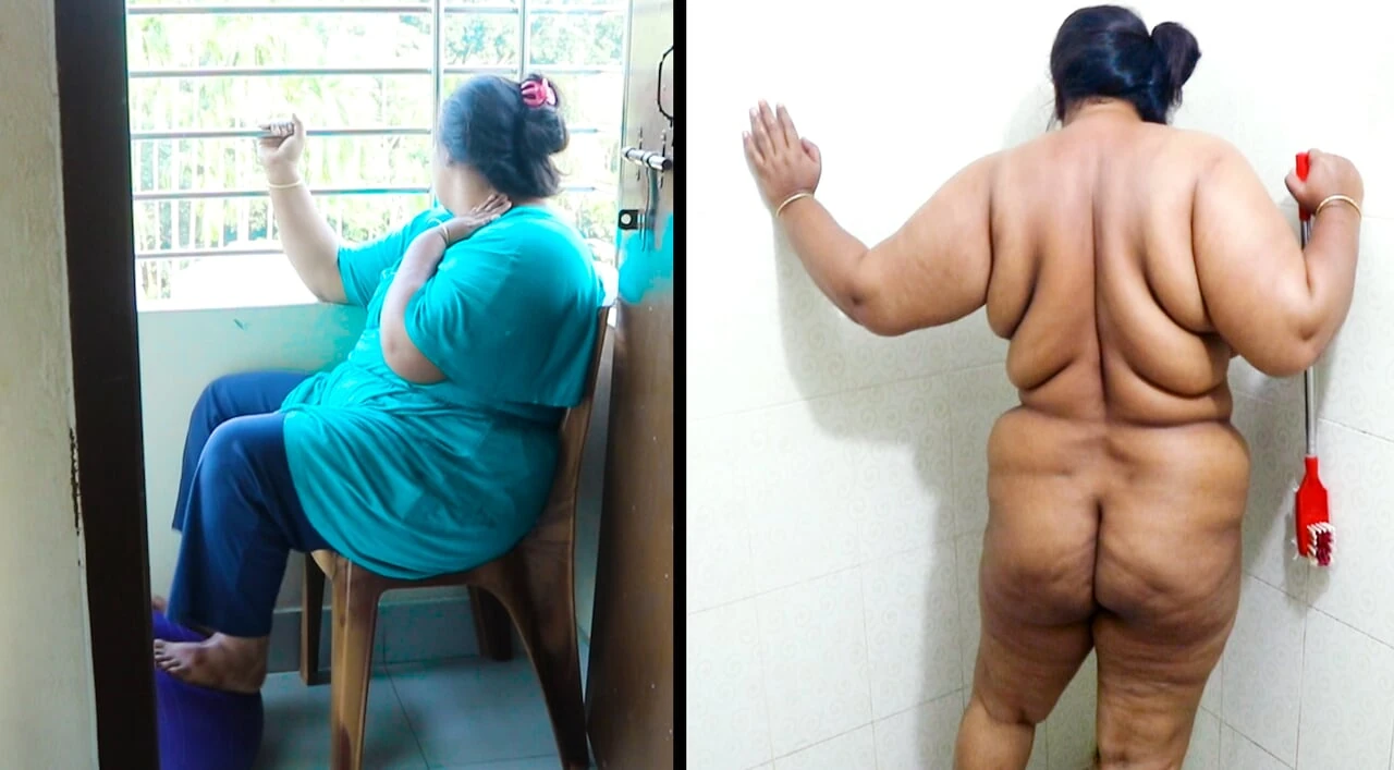 Desi Indian Couple In Bathroom desi bathing